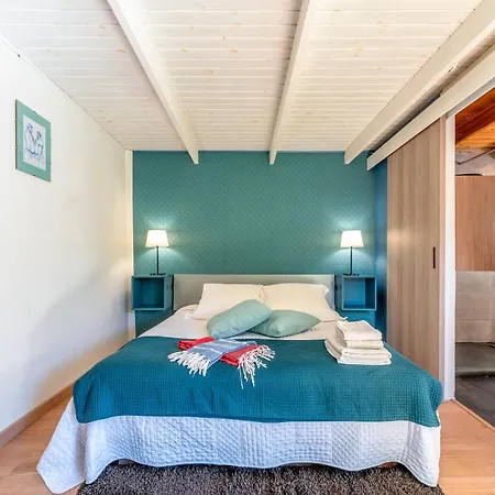 4 Bears Bed & Breakfast 3*