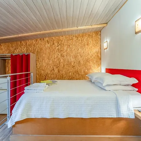 לינה וארוחת בוקר 4 Bears 3*