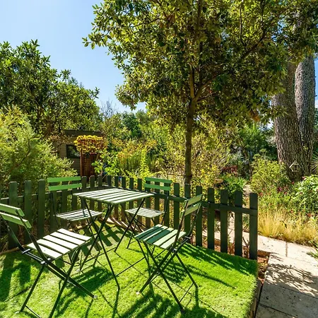 Bed & Breakfast 4 Bears Nîmes